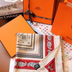 Scialle Hermès Naturel Nautical Tattoos Bandana 140 Scialle Hermès Naturel Nautical Tattoos Bandana 140