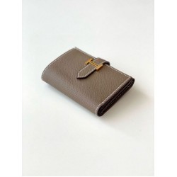Replica Portafoglio Hermes Bearn ripiegabile fatto a mano Taupe Epsom imitazione Outlet Replica Portafoglio Hermes Bearn ripiegabile fatto a mano Taupe Epsom imitazione Outlet