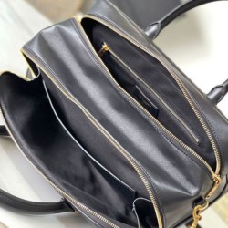 YSL Saint Laurent Lyia Duffle In Pelle Di Agnello Trapuntata Nero YSL Saint Laurent Lyia Duffle In Pelle Di Agnello Trapuntata Nero