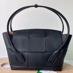 Bottega Veneta Arco Medium Borsa Nero Granulato