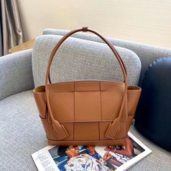 Borsa Bottega Veneta Arco Media Vitello Intrecciato Caramello