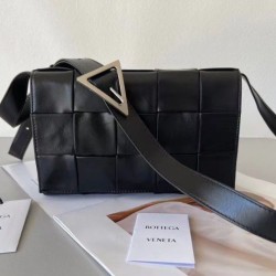 Bottega Veneta Cassett Borsa vitello stropicciata nera