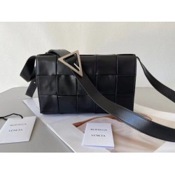 Bottega Veneta Cassett Borsa vitello stropicciata nera Bottega Veneta Cassett Borsa vitello stropicciata nera