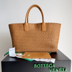 Borsa Cabat media Bottega Veneta agnello intrecciata color caramello