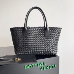 Borsa Cabat media Bottega Veneta agnello intrecciata nera