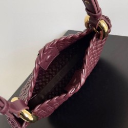 Borsa piccola Clicker di Bottega Veneta agnello intrecciata bordeaux
