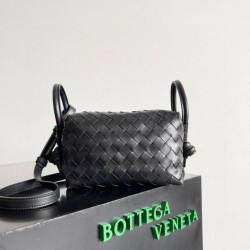 Borsa a tracolla Bottega Veneta Piccolo Loop agnello intrecciata nera Borsa a tracolla Bottega Veneta Piccolo Loop agnello intrecciata nera