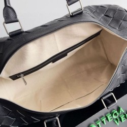 Borsone medio Bottega Veneta vitello martellata intrecciata nera