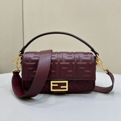 Borsa media Fendi Baguette nappa bordeaux FF Borsa media Fendi Baguette nappa bordeaux FF