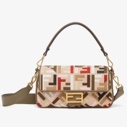 Borsa media Baguette Fendi tela con ricamo FF multicolore