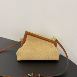 Borsa piccola Fendi First paglia di rafia naturale