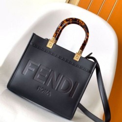 Borsa tote piccola Fendi Sunshine vitello nera
