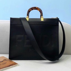 Fendi Sunshine Medium Shopper Borsa vitello nera