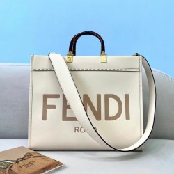 Fendi Sunshine Medium Shopper Borsa vitello bianca