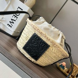 Loewe Drawstring Bucket Borsa Palm Leaf e vitello nera