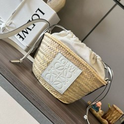 Loewe Drawstring Bucket Borsa Palm Leaf e vitello bianca Loewe Drawstring Bucket Borsa Palm Leaf e vitello bianca