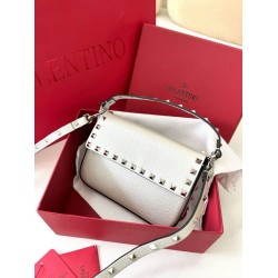 Valentino Rockstud Pouch Borsa Bianco Granulato Valentino Rockstud Pouch Borsa Bianco Granulato
