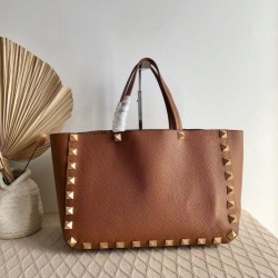 Valentino Roman Stud Tote Borsa Marrone Vitello Granulato Valentino Roman Stud Tote Borsa Marrone Vitello Granulato