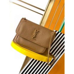 Borsa media Saint Laurent Niki a catena agnello martellata sughero scuro Borsa media Saint Laurent Niki a catena agnello martellata sughero scuro
