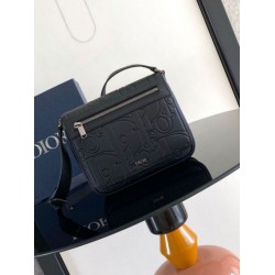 Borsa a tracolla Dior da uomo con patta nera Gravity