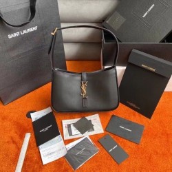 YSL Saint Laurent Le 5 à 7 Borsa Hobo Nera