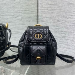 Zaino piccolo Dior Caro in pelle di agnello macrocannage nera Zaino piccolo Dior Caro in pelle di agnello macrocannage nera