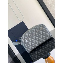 Borsa da toilette Dior in tela grigia CD Diamond Borsa da toilette Dior in tela grigia CD Diamond