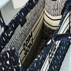 Dior Miss Dior Book Tote Grande Blu scuro Dior Miss Dior Book Tote Grande Blu scuro