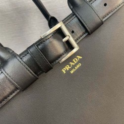 Borsa a mano grande con fibbia Prada con cintura 1BA416 Nero Borsa a mano grande con fibbia Prada con cintura 1BA416 Nero