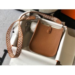 Mini borsa Hermes Evelyne III TPM in pelle Clemence oro Mini borsa Hermes Evelyne III TPM in pelle Clemence oro