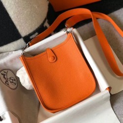 Mini borsa Hermes Evelyne III TPM in pelle Clemence arancione