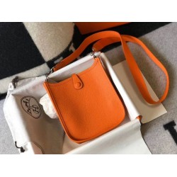 Mini borsa Hermes Evelyne III TPM in pelle Clemence arancione Mini borsa Hermes Evelyne III TPM in pelle Clemence arancione