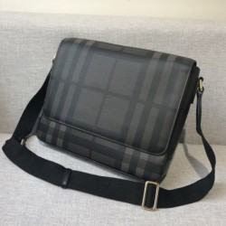 Borsa a tracolla Classic da uomo nera