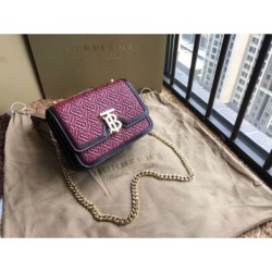 Borsa TB piccola in pelle di agnello con monogramma trapuntato rossa