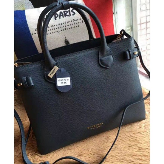 Replica Borsa media a quadri House Check Blu scuro Replica Borsa media a quadri House Check Blu scuro