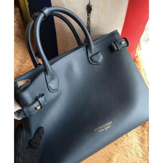 Replica Borsa media a quadri House Check Blu scuro Replica Borsa media a quadri House Check Blu scuro