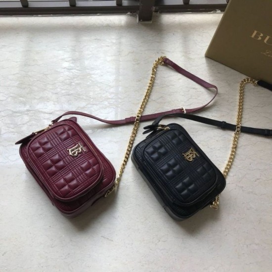 Replica Burberry Borsa per fotocamera trapuntata piccola nera Replica Burberry Borsa per fotocamera trapuntata piccola nera