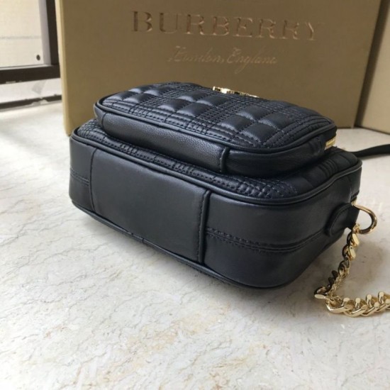 Replica Burberry Borsa per fotocamera trapuntata piccola nera Replica Burberry Borsa per fotocamera trapuntata piccola nera