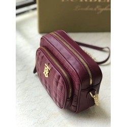 Burberry Borsa per fotocamera trapuntata piccola Claret Burberry Borsa per fotocamera trapuntata piccola Claret