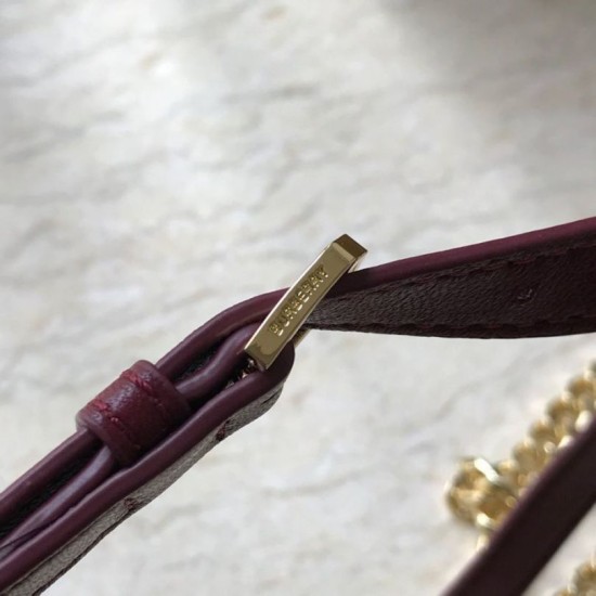 Replica Burberry Borsa per fotocamera trapuntata piccola Claret Replica Burberry Borsa per fotocamera trapuntata piccola Claret