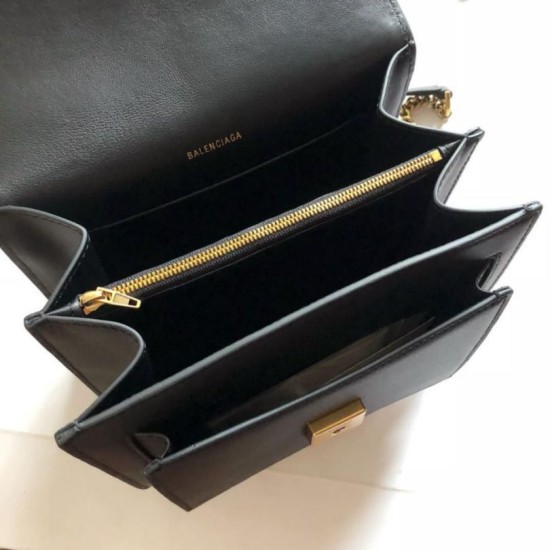 Replica Borsa a catena Sharp Balenciaga Nera Replica Borsa a catena Sharp Balenciaga Nera