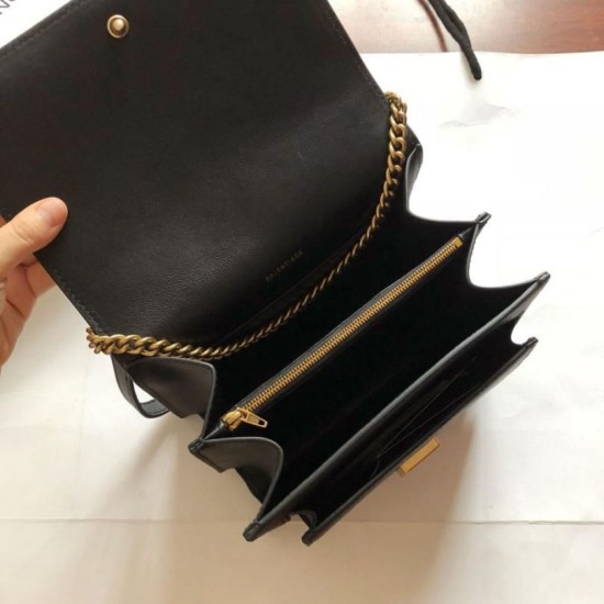 Replica Borsa a catena Sharp Balenciaga Nera Replica Borsa a catena Sharp Balenciaga Nera