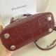 Replica Borsa a tracolla Balenciaga Ville XXS con manico in pelle stampa coccodrillo Claret Replica Borsa a tracolla Balenciaga Ville XXS con manico in pelle stampa coccodrillo Claret