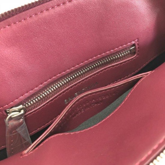 Replica Borsa a tracolla Balenciaga Ville XXS con manico in pelle stampa coccodrillo Claret Replica Borsa a tracolla Balenciaga Ville XXS con manico in pelle stampa coccodrillo Claret