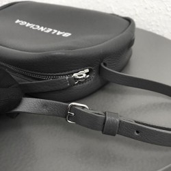 Borsa per fotocamera piccola Balenciaga Everyday liscia vitello nera