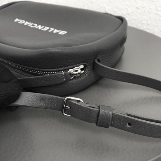 Replica Borsa per fotocamera piccola Balenciaga Everyday liscia vitello nera Replica Borsa per fotocamera piccola Balenciaga Everyday liscia vitello nera