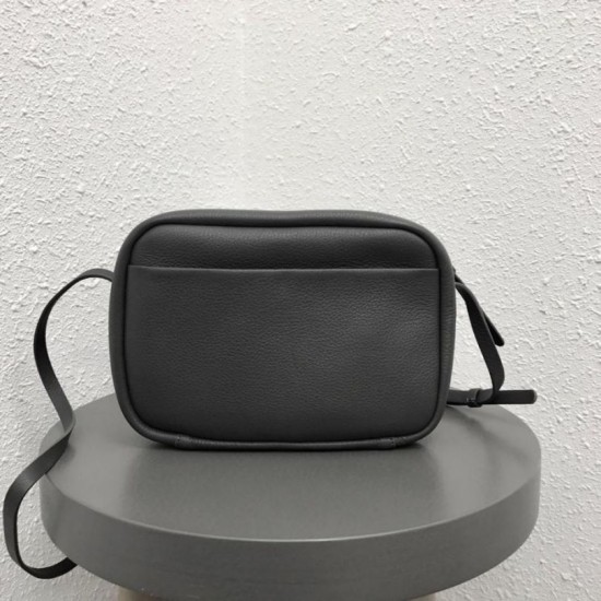Replica Borsa per fotocamera piccola Balenciaga Everyday liscia vitello nera Replica Borsa per fotocamera piccola Balenciaga Everyday liscia vitello nera
