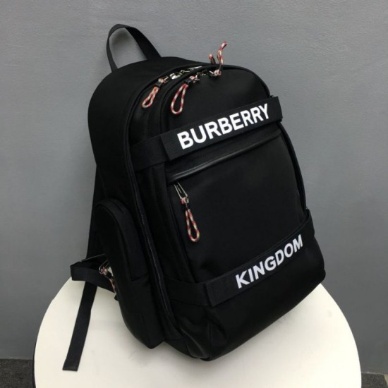 Replica Zaino Buris Nevis grande dettaglio logo Burberry Replica Zaino Buris Nevis grande dettaglio logo Burberry