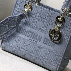 Borsa a spalla ricamata Christian Dior Medium Lady D-Lite blu Borsa a spalla ricamata Christian Dior Medium Lady D-Lite blu