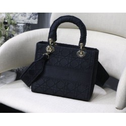 Borsa Cannage ricamata Christian Dior Medium Lady D-Lite nera
